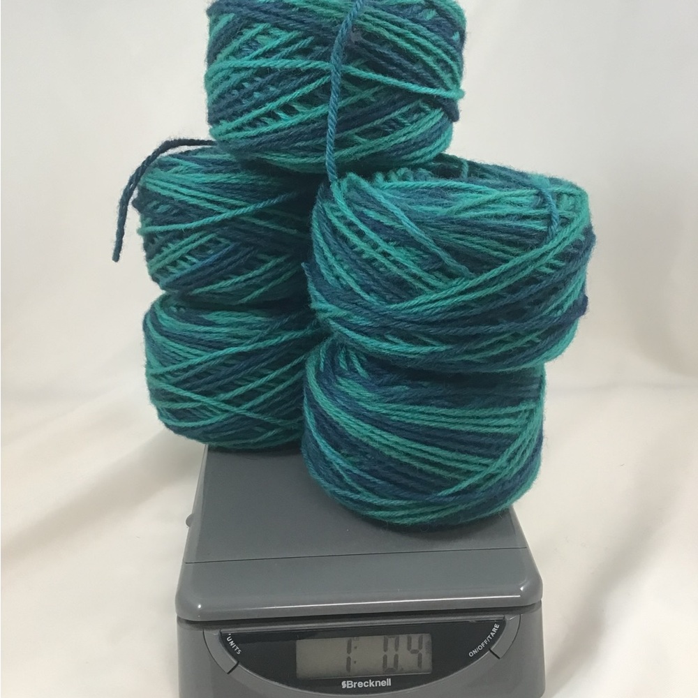 Hand dyed wool - Picture 5 of 5